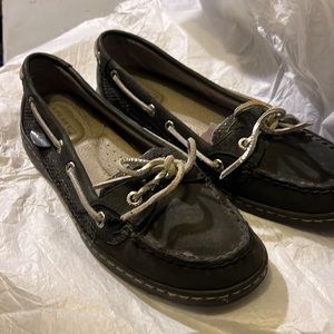 Sherry boat shoes sparky lizard detail